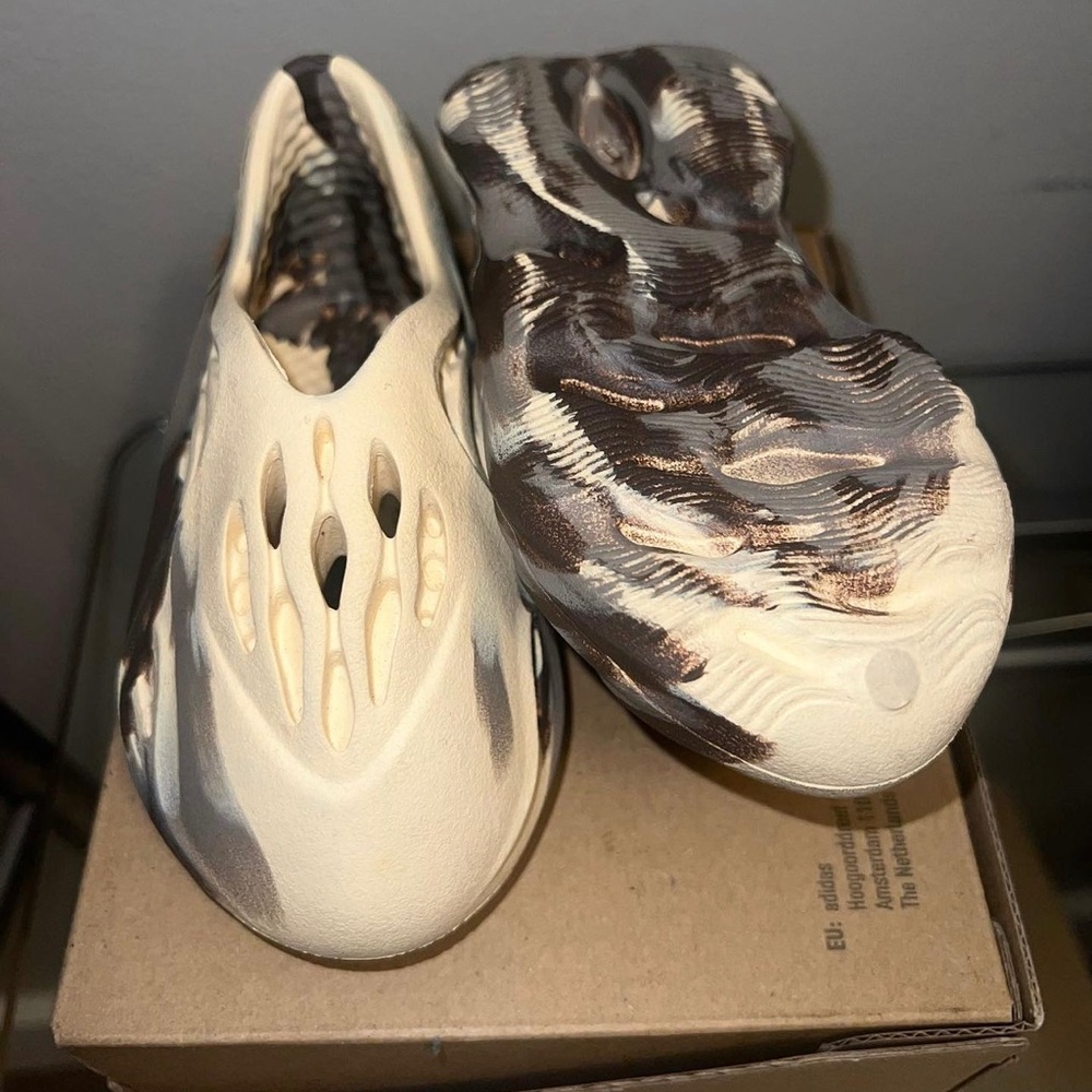Infant Yeezy Foam Runner 4K